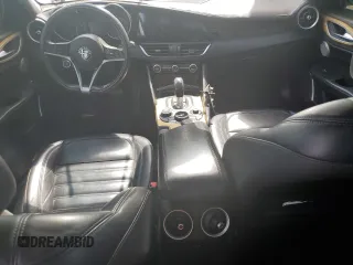2017 Alfa Romeo Giulia Ti z VIN ZARFAECN1H7551994, wystawiony jako Copart lot #69344404 z przebiegiem 59 276 mil mil oraz Tytuł czysty. Historia ofert i sprzedaży dostępna na DreamBid. Obrazek 8.