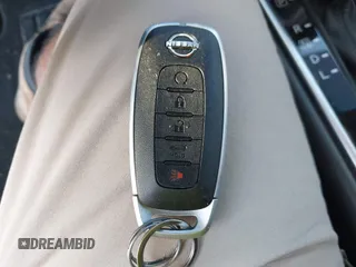 2025 Nissan Sentra SV z VIN 3N1AB8CVXSY205535, wystawiony jako IAAI lot #42012313 z przebiegiem 5460 mil mil oraz . Historia ofert i sprzedaży dostępna na DreamBid. Obrazek 11.