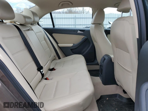 2014 Volkswagen Jetta Sedan SE with VIN 3VWD17AJ7EM257642, listed as a Copart auction lot 52286235 with 81,502 mi miles and Clean Title. Bid and sale history available at carsss.com. Image 10.