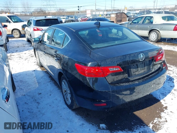 2013 Acura ILX with VIN 19VDE1F32DE015048, listed as a IAAI auction lot 41541956 with 92,403 mi miles. Bid and sale history available at carsss.com. Image 3.