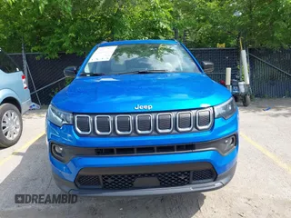 2022 Jeep Compass Latitude z VIN 3C4NJDBB6NT175193, wystawiony jako IAAI lot #42503821 z przebiegiem 58 934 mil mil oraz . Historia ofert i sprzedaży dostępna na DreamBid. Obrazek 12.