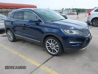 2017 Lincoln MKC Reserve z VIN 5LMCJ3C99HUL71905, wystawiony jako IAAI lot #42115218 z przebiegiem 51 796 mil mil oraz . Historia ofert i sprzedaży dostępna na DreamBid. Obrazek 1.