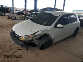 2013 Volkswagen Golf w/Conv z VIN WVWDB7AJXDW000828, wystawiony jako Copart lot #48933775 z przebiegiem 247 041 mil mil oraz Szkoda całkowita • Salvage title. Historia ofert i sprzedaży dostępna na DreamBid. Obrazek 1.