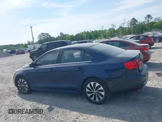 2012 Volkswagen Jetta SE with VIN 3VWDP7AJ0CM473070, listed as a IAAI auction lot 42084526 with 127,243 mi miles and . Bid and sale history available at DreamBid. Image 13.