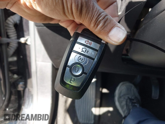 2019 Ford Fusion SEL with VIN 3FA6P0MU6KR252797, listed as a IAAI auction lot 41994504 with 106,029 mi miles and . Bid and sale history available at DreamBid. Image 11.