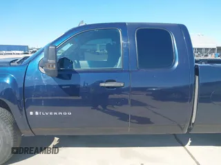 2007 Chevrolet Silverado 1500 Work Truck with VIN 1GCEK19C87E501718, listed as a IAAI auction lot 41971348 with 349,954 mi miles. Bid and sale history available at carsss.com. Image 15.