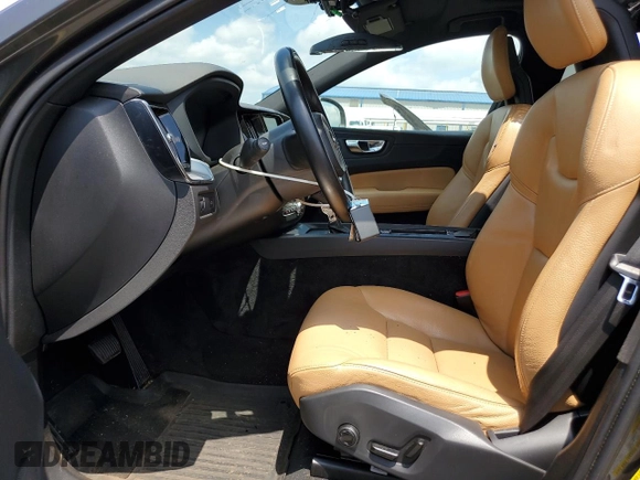 2018 Volvo XC60 Momentum with VIN LYV102RK0JB106179, listed as a Copart auction lot 62533525 with Not provided miles and Salvage title. Bid and sale history available at DreamBid. Image 7.