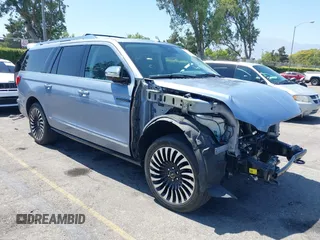 2021 Lincoln Navigator Black Label with VIN 5LMJJ3TT5MEL06864, listed as a IAAI auction lot 42527729 with 7,973 mi miles and . Bid and sale history available at DreamBid. Image 1.