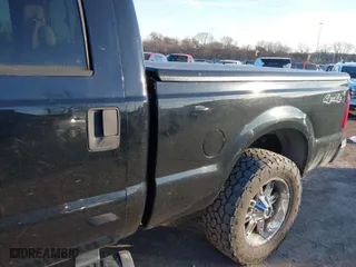 2008 Ford Super Duty F-250 SRW XL with VIN 1FTSW215X8EC51667, listed as a IAAI auction lot 41621850 with 231,325 mi miles. Bid and sale history available at carsss.com. Image 6.