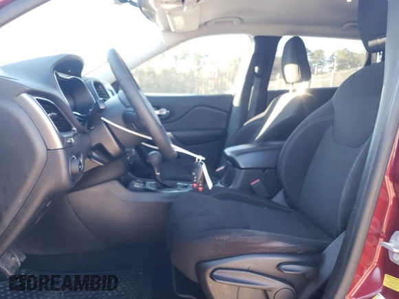 2019 Jeep Cherokee Latitude with VIN 1C4PJLCB3KD286111, listed as a Copart auction lot 49403885 with 94,790 mi miles and Salvage Title. Bid and sale history available at DreamBid. Image 7.