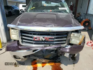 2008 GMC Sierra 3500HD DRW SLE2 z VIN 1GTJK33698F153226, wystawiony jako Copart lot #66801834 z przebiegiem 434 621 mil mil oraz Szkody całkowita. Historia ofert i sprzedaży dostępna na DreamBid. Obrazek 11.