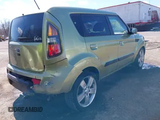 2010 Kia Soul + with VIN KNDJT2A25A7079729, listed as a IAAI auction lot 41882189 with 146,367 mi miles. Bid and sale history available at carsss.com. Image 4.