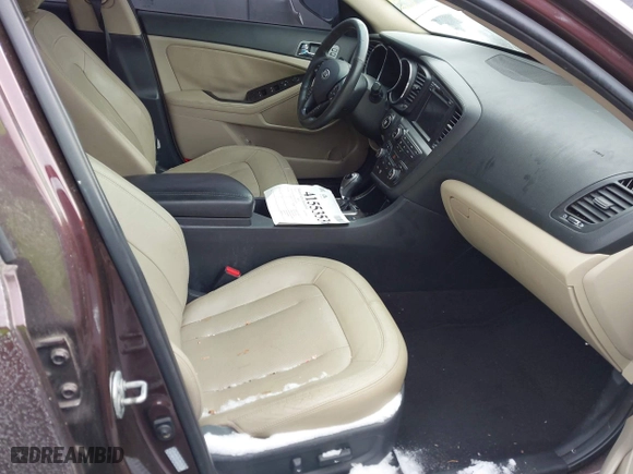 2011 Kia Optima EX with VIN KNAGN4A75B5158176, listed as a IAAI auction lot 41553536 with 140,785 mi miles. Bid and sale history available at carsss.com. Image 5.