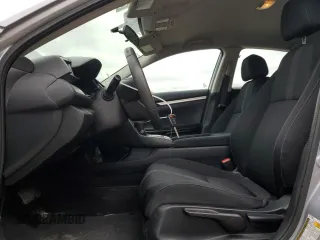 2017 Honda Civic LX z VIN 2HGFC2F51HH011825, wystawiony jako Copart lot #56276965 z przebiegiem 136 266 mil mil oraz Szkoda całkowita • Salvage title. Historia ofert i sprzedaży dostępna na DreamBid. Obrazek 7.