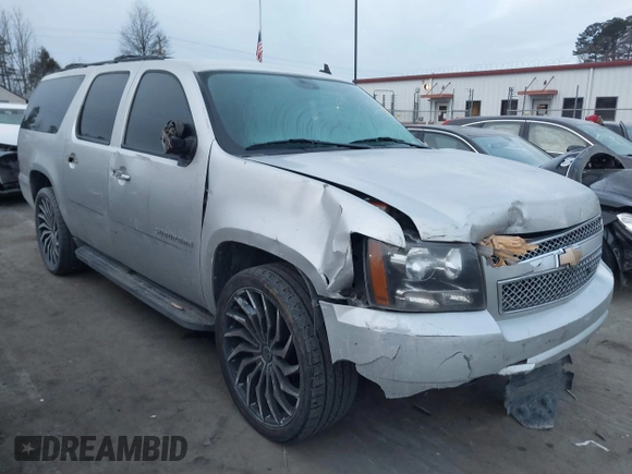 2011 Chevrolet Suburban LS with VIN 1GNSCHE07BR241468, listed as a IAAI auction lot 41376362 with 277,907 mi miles. Bid and sale history available at carsss.com. Image 1.