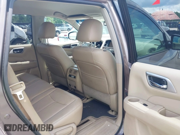 2014 Nissan Pathfinder SV z VIN 5N1AR2MMXEC639636, wystawiony jako IAAI lot #42475668 z przebiegiem 184 578 mil mil oraz . Historia ofert i sprzedaży dostępna na DreamBid. Obrazek 8.