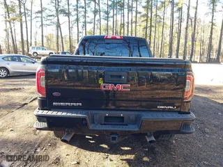 2018 GMC Sierra 1500 Denali with VIN 3GTU2PEJ5JG308087, listed as a IAAI auction lot 41343443 with 108,644 mi miles. Bid and sale history available at carsss.com. Image 15.