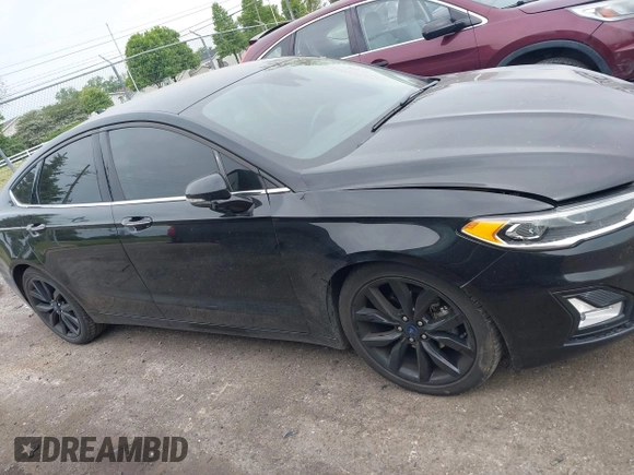 2020 Ford Fusion SEL с VIN 3FA6P0CD2LR145913, выставлен на аукционе IAAI как лот 42310012 с пробегом 121 168 миль миль и . История ставок и продаж доступна на DreamBid. Изображение 13.