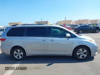 2016 Toyota Sienna LE AAS with VIN 5TDKK3DC6GS693284, listed as a IAAI auction lot 41902616 with 191,709 mi miles. Bid and sale history available at carsss.com. Image 13.