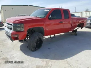 2007 Chevrolet Silverado 1500 LT w/1LT with VIN 2GCEC19C071643236, listed as a Copart auction lot 49526005 with 193,730 mi miles and Clean Title. Bid and sale history available at carsss.com. Image 1.