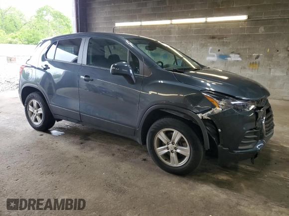 2021 Chevrolet Trax LS z VIN KL7CJNSB1MB336852, wystawiony jako Copart lot #58030405 z przebiegiem 20 908 mil mil oraz Szkoda całkowita • Salvage title. Historia ofert i sprzedaży dostępna na DreamBid. Obrazek 4.