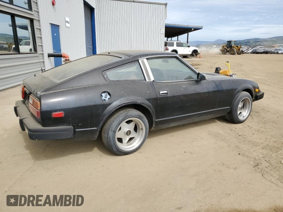 1981 Datsun 280ZX z VIN JN1HZ04S8BX265704, wystawiony jako Copart lot #49279325 z przebiegiem 251 218 mil mil oraz Tytuł czysty. Historia ofert i sprzedaży dostępna na DreamBid. Obrazek 3.