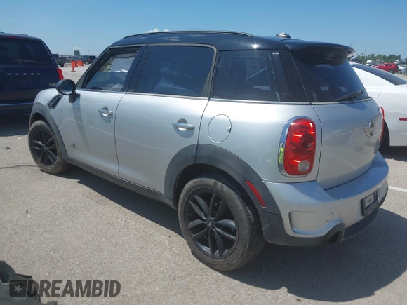 2011 MINI Countryman S with VIN WMWZC5C53BWL53641, listed as a IAAI auction lot 42547084 with 171,647 mi miles and . Bid and sale history available at DreamBid. Image 3.