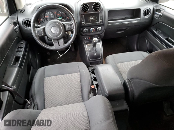 2013 Jeep Compass High Altitude with VIN 1C4NJCEA4DD273026, listed as a Copart auction lot 71425914 with 97,801 mi miles and Non Repairable. Bid and sale history available at carsss.com. Image 8.