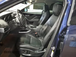 2017 Jaguar F-Pace 35t R-Sport z VIN SADCL2BV5HA495511, wystawiony jako Copart lot #61014195 z przebiegiem 50 143 mil mil oraz Szkoda całkowita • Salvage title. Historia ofert i sprzedaży dostępna na DreamBid. Obrazek 7.