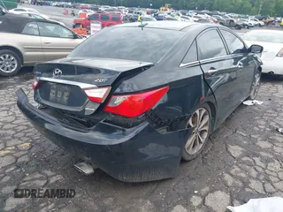 2013 Hyundai Sonata SE z VIN 5NPEC4AB6DH671007, wystawiony jako IAAI lot #42372573 z przebiegiem 149 030 mil mil oraz . Historia ofert i sprzedaży dostępna na DreamBid. Obrazek 4.