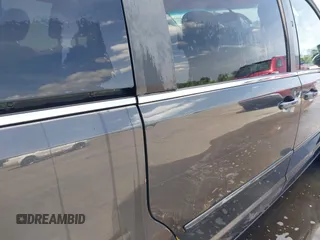 2012 Volkswagen Routan SE z VIN 2C4RVABG5CR127653, wystawiony jako IAAI lot #42090635 z przebiegiem 205 293 mil mil oraz . Historia ofert i sprzedaży dostępna na DreamBid. Obrazek 12.