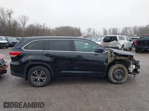 2018 Toyota Highlander LE with VIN 5TDBZRFH7JS835432, listed as a IAAI auction lot 40852130 with 139,136 mi miles and . Bid and sale history available at DreamBid. Image 13.