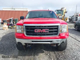 2010 GMC Sierra 1500 SLE with VIN 3GTRKVE33AG214902, listed as a IAAI auction lot 41941809 with 294,740 mi miles. Bid and sale history available at carsss.com. Image 12.