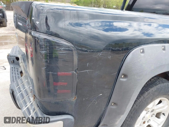 2010 Chevrolet Silverado 1500 LT with VIN 1GCSKSE39AZ110317, listed as a IAAI auction lot 42221533 with 296,468 mi miles and . Bid and sale history available at DreamBid. Image 6.