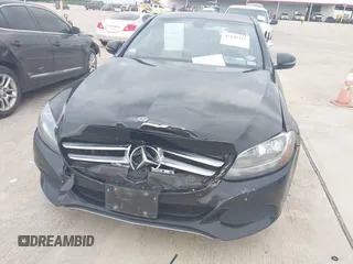 2018 Mercedes-Benz C 300 z VIN WDDWF4JB6JR332530, wystawiony jako IAAI lot #42436315 z przebiegiem 61 234 mil mil oraz . Historia ofert i sprzedaży dostępna na DreamBid. Obrazek 6.