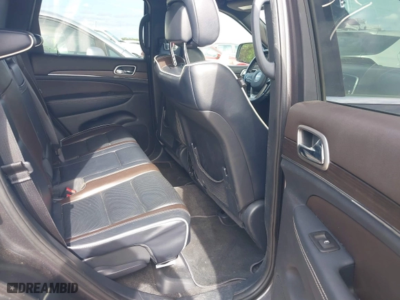 2017 Jeep Grand Cherokee Overland with VIN 1C4RJECG1HC614740, listed as a IAAI auction lot 41912523 with 177,353 mi miles. Bid and sale history available at carsss.com. Image 8.