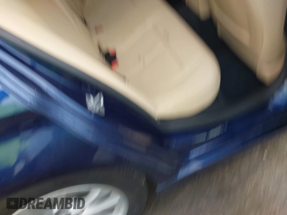 2017 BMW 3 Series 320i z VIN WBA8E1G3XHNU15607, wystawiony jako IAAI lot #42117103 z przebiegiem Nie podano mil oraz . Historia ofert i sprzedaży dostępna na DreamBid. Obrazek 8.