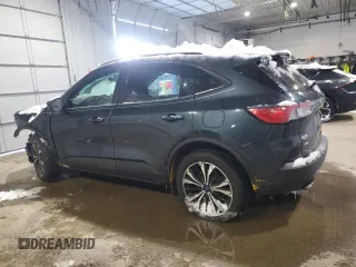 2022 Ford Escape SE z VIN 1FMCU9G68NUB61479, wystawiony jako Copart lot #44100645 z przebiegiem Nie podano mil oraz Szkoda całkowita • Salvage title. Historia ofert i sprzedaży dostępna na DreamBid. Obrazek 2.