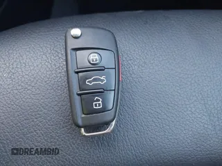 2020 Audi A3 Premium z VIN WAUAUGFF8LA104292, wystawiony jako IAAI lot #37879554 z przebiegiem 28 202 mil mil oraz . Historia ofert i sprzedaży dostępna na DreamBid. Obrazek 11.