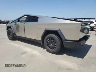 2024 Tesla Cybertruck z VIN 7G2CEHED5RA004336, wystawiony jako Copart lot #61506604 z przebiegiem 4743 mil mil oraz Szkody całkowita. Historia ofert i sprzedaży dostępna na DreamBid. Obrazek 2.