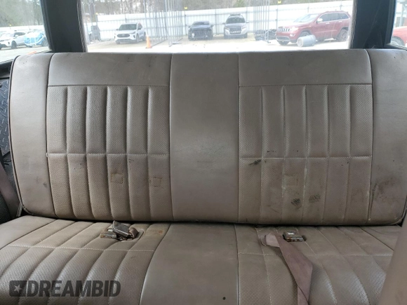 1992 Ford Bronco XL with VIN 1FMEU15N2NLA71562, listed as a Copart auction lot 48827285 with 198,042 mi miles and Salvage Title. Bid and sale history available at carsss.com. Image 10.