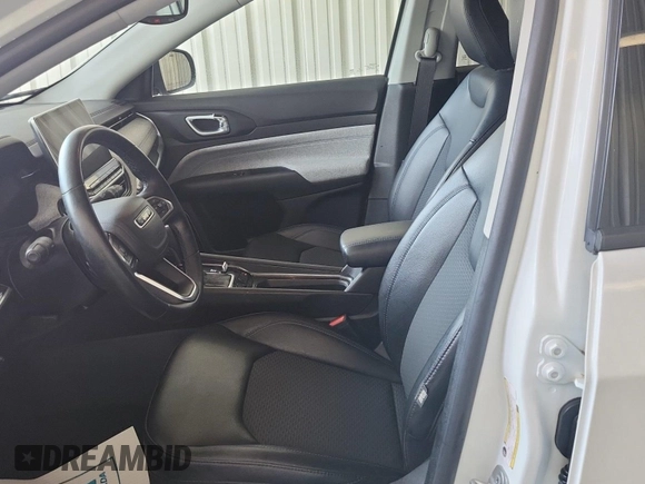 2022 Jeep Compass Latitude with VIN 3C4NJDBB3NT205928, listed as a IAAI auction lot 42832409 with 22,634 mi miles and . Bid and sale history available at DreamBid. Image 38.