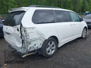2019 Toyota Sienna LE Auto Access Seat с VIN 5TDKZ3DC0KS980821, выставлен на аукционе IAAI как лот 42000422 с пробегом 89 046 миль миль и . История ставок и продаж доступна на DreamBid. Изображение 4.