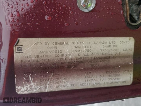 1995 GMC Sierra 1500 z VIN 2GTEK19K2S1542315, wystawiony jako Copart lot #42764275 z przebiegiem 305 402 mil mil oraz Szkody całkowita. Historia ofert i sprzedaży dostępna na DreamBid. Obrazek 12.