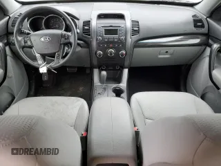 2013 Kia Sorento LX with VIN 5XYKTDA28DG338933, listed as a Copart auction lot 43391775 with 154,349 mi miles and Clean Title. Bid and sale history available at carsss.com. Image 8.