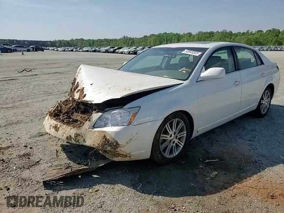 2007 Toyota Avalon XL z VIN 4T1BK36BX7U237820, wystawiony jako Copart lot #53845505 z przebiegiem 120 698 mil mil oraz Szkody całkowita. Historia ofert i sprzedaży dostępna na DreamBid. Obrazek 13.