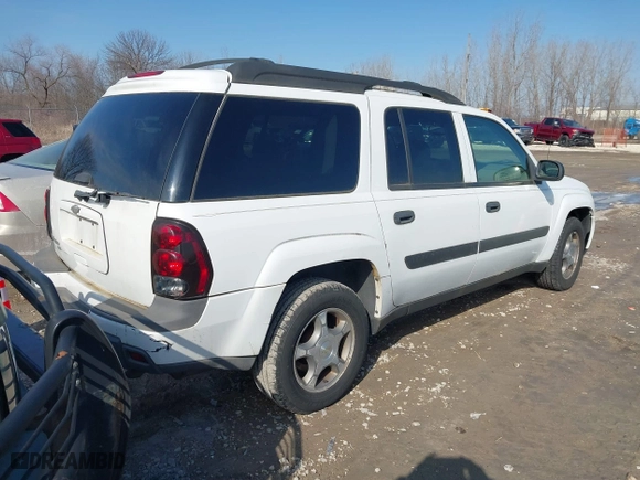 2005 Chevrolet TrailBlazer LS with VIN 1GNET16S156131333, listed as a IAAI auction lot 41673495 with 188,840 mi miles. Bid and sale history available at carsss.com. Image 4.