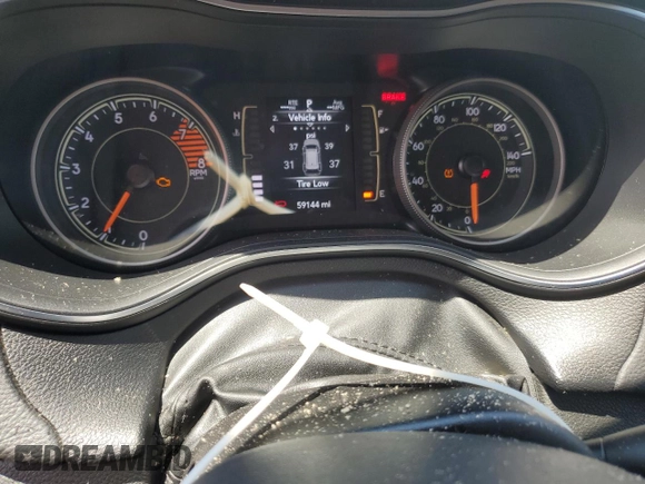 2019 Jeep Cherokee Latitude Plus with VIN 1C4PJMLX3KD251974, listed as a Copart auction lot 63378625 with 59,144 mi miles and Salvage title. Bid and sale history available at DreamBid. Image 9.