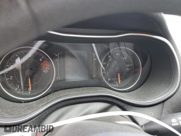2019 Jeep Cherokee Latitude with VIN 1C4PJLCB0KD221636, listed as a Copart auction lot 59239305 with Not provided miles and Salvage title. Bid and sale history available at DreamBid. Image 9.