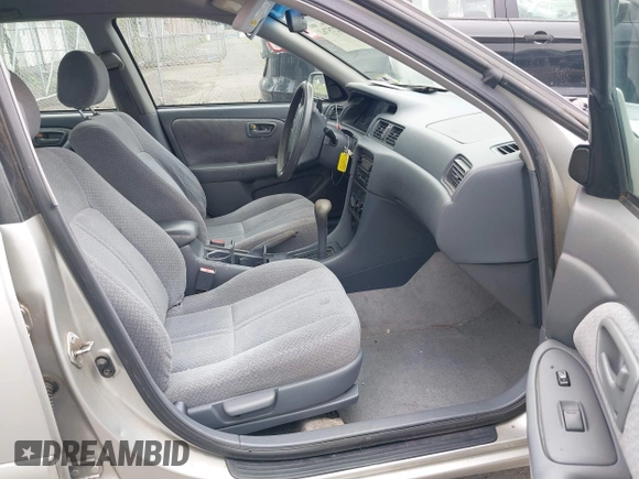 2001 Toyota Camry CE z VIN 4T1BG22K41U847401, wystawiony jako IAAI lot #42275762 z przebiegiem 202 936 mil mil oraz . Historia ofert i sprzedaży dostępna na DreamBid. Obrazek 5.